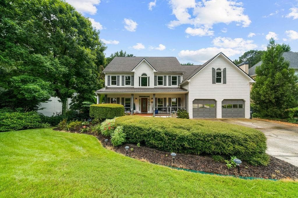 5 bedroom, 4 bathroom, 4,692 sq ft single family residence for sale at 6266 Braidwood Run, Acworth, GA 30101 — photo 2