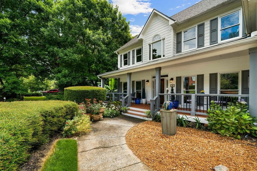 5 bedroom, 4 bathroom, 4,692 sq ft single family residence for sale at 6266 Braidwood Run, Acworth, GA 30101 — photo 4