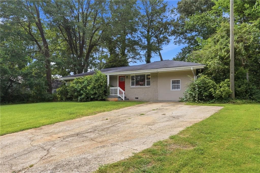 3 bedroom, 2 bathroom, 1,331 sq ft single family residence for sale at 2361 Collier Drive, Decatur, GA 30032 — photo 3