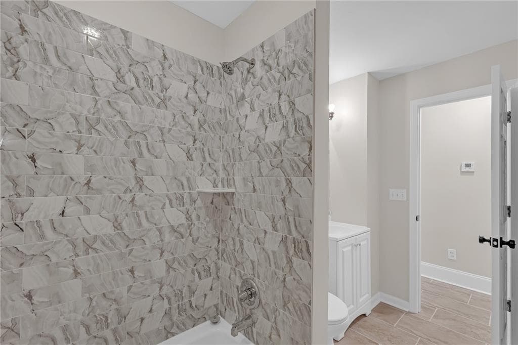 5 bedroom, 3 bathroom, 3,822 sq ft single family residence for sale at 4290 Antelope Lane, Snellville, GA 30039 — photo 6