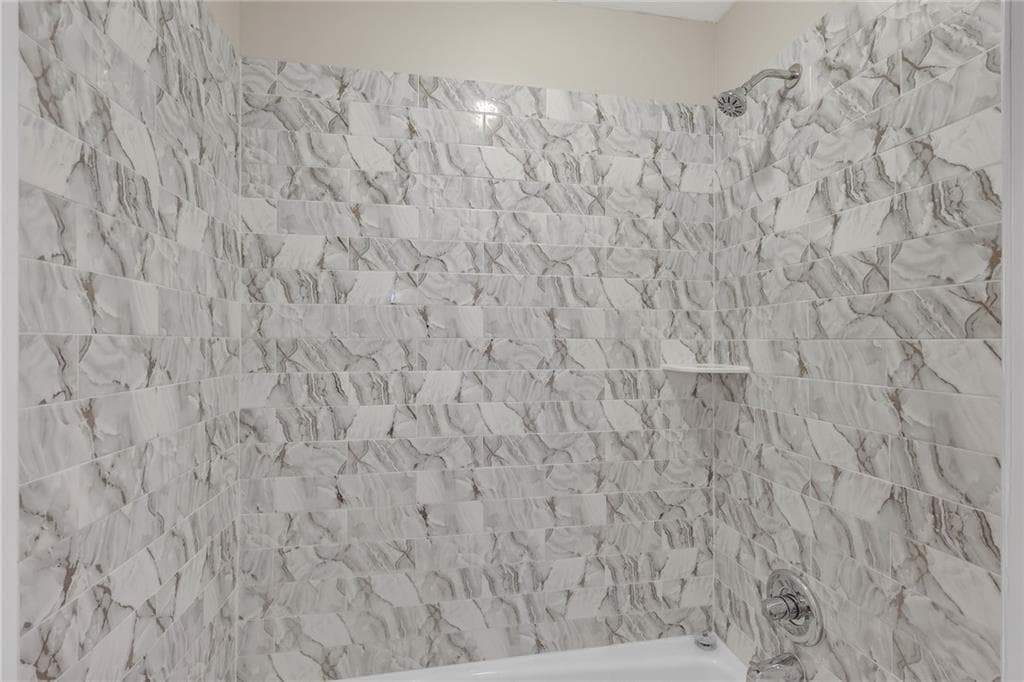5 bedroom, 3 bathroom, 3,822 sq ft single family residence for sale at 4290 Antelope Lane, Snellville, GA 30039 — photo 7