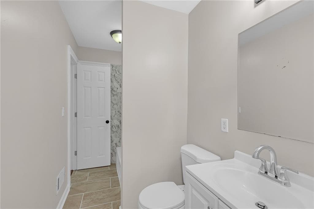 5 bedroom, 3 bathroom, 3,822 sq ft single family residence for sale at 4290 Antelope Lane, Snellville, GA 30039 — photo 8