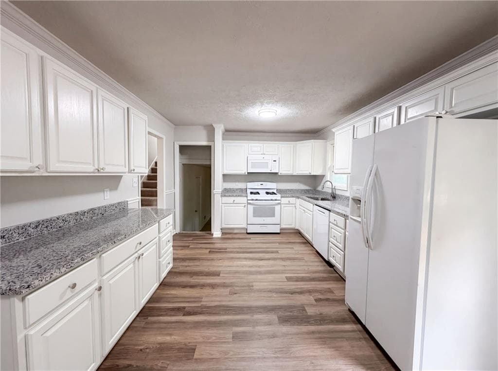 3 bedroom, 2 bathroom, 1,495 sq ft single family residence for sale at 3691 Lavilla Drive, Powder Springs, GA 30127 — photo 2