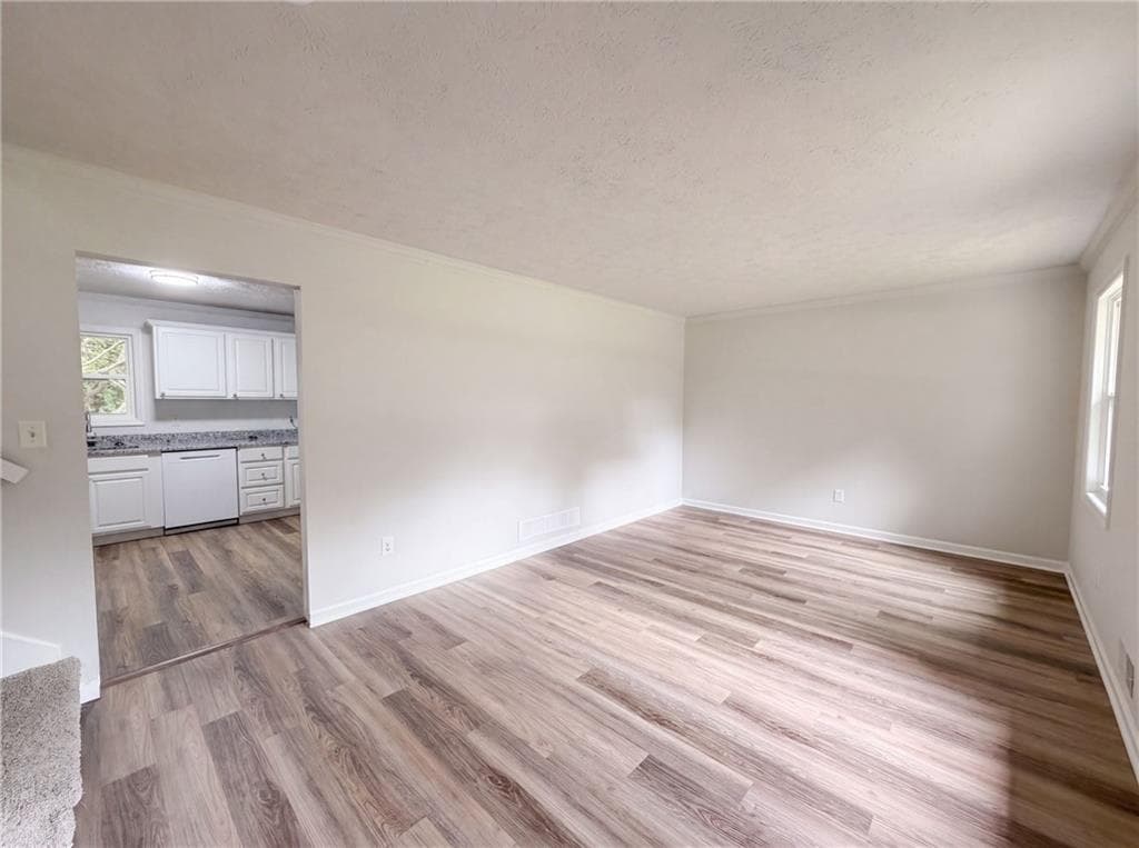 3 bedroom, 2 bathroom, 1,495 sq ft single family residence for sale at 3691 Lavilla Drive, Powder Springs, GA 30127 — photo 3