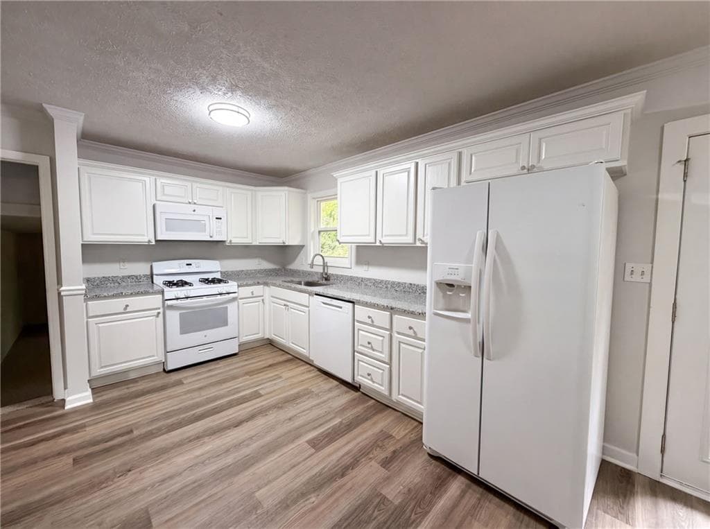 3 bedroom, 2 bathroom, 1,495 sq ft single family residence for sale at 3691 Lavilla Drive, Powder Springs, GA 30127 — photo 7