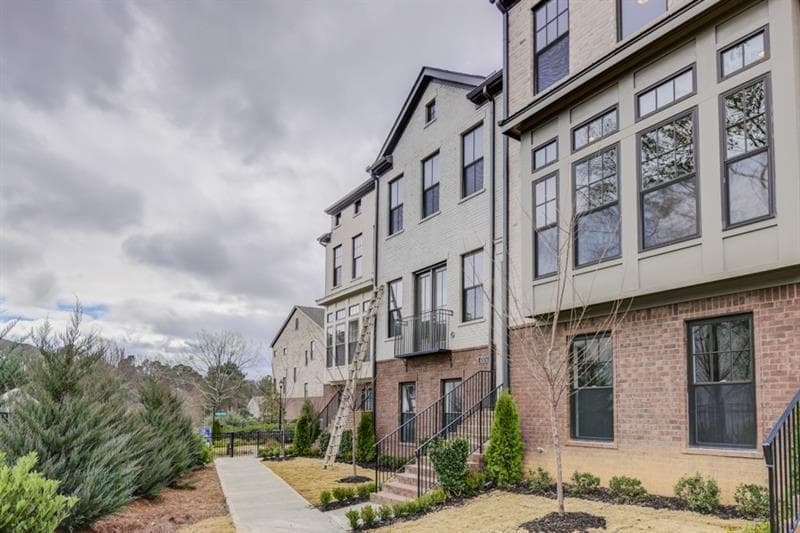 4 bedroom, 4 bathroom, 2,786 sq ft townhouse for rent at 4304 Walsh Drive, Dunwoody, GA 30338 for $4,100 a month — photo 3