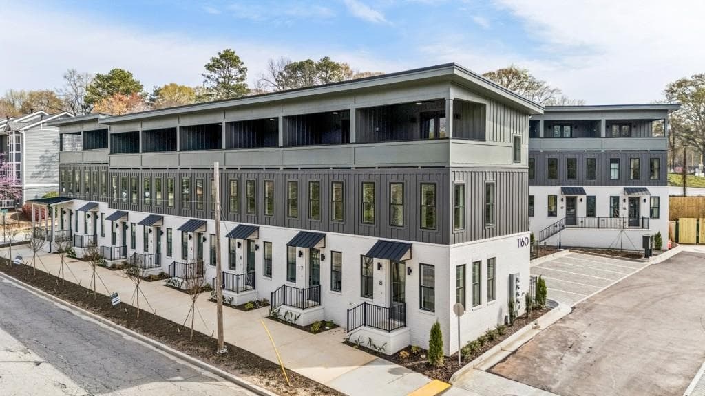 1 bedroom, 2 bathroom, 1,056 sq ft townhouse sold at 1160 Boulevard 1, Atlanta, GA 30312