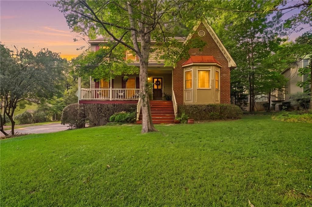 3 bedroom, 3 bathroom, 2,094 sq ft single family residence under contract at 302 Crabapple Court, Powder Springs, GA 30127 — photo 2