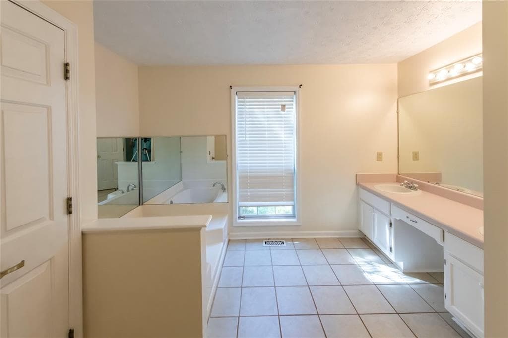 4 bedroom, 3 bathroom, 2,035 sq ft single family residence for sale at 5995 Megcole Way, Mableton, GA 30126 — photo 5