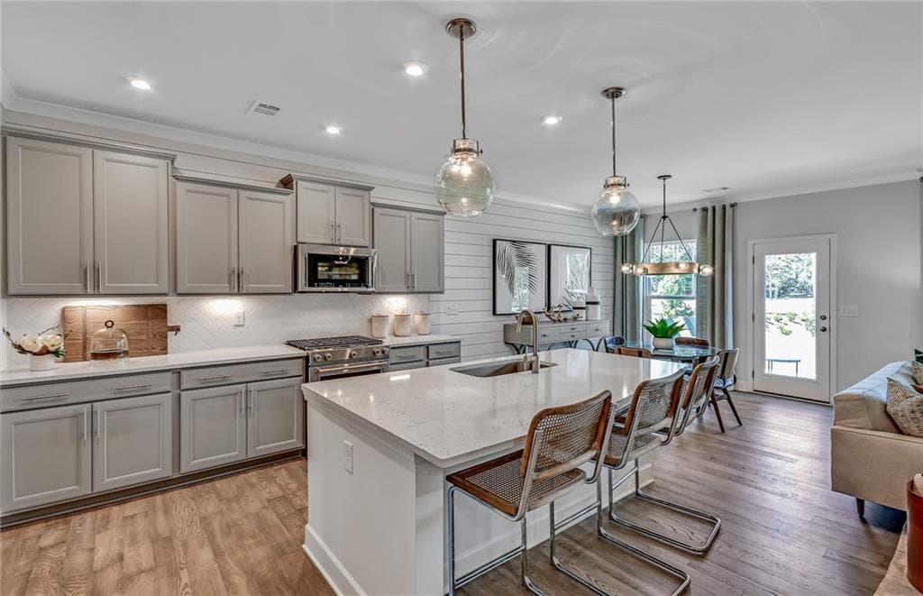 5 bedroom, 4 bathroom, 2,869 sq ft single family residence for sale at 386 Aidens Bluff, Hoschton, GA 30548 — photo 6