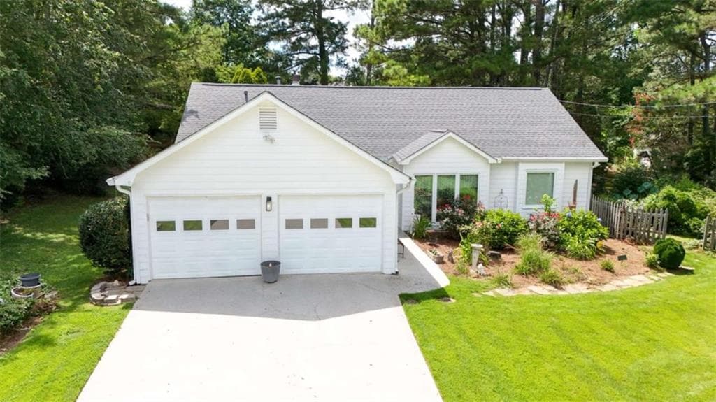 3 bedroom, 2 bathroom, 1,588 sq ft single family residence for sale at 1215 Brookton Drive, Dacula, GA 30019 — photo 3