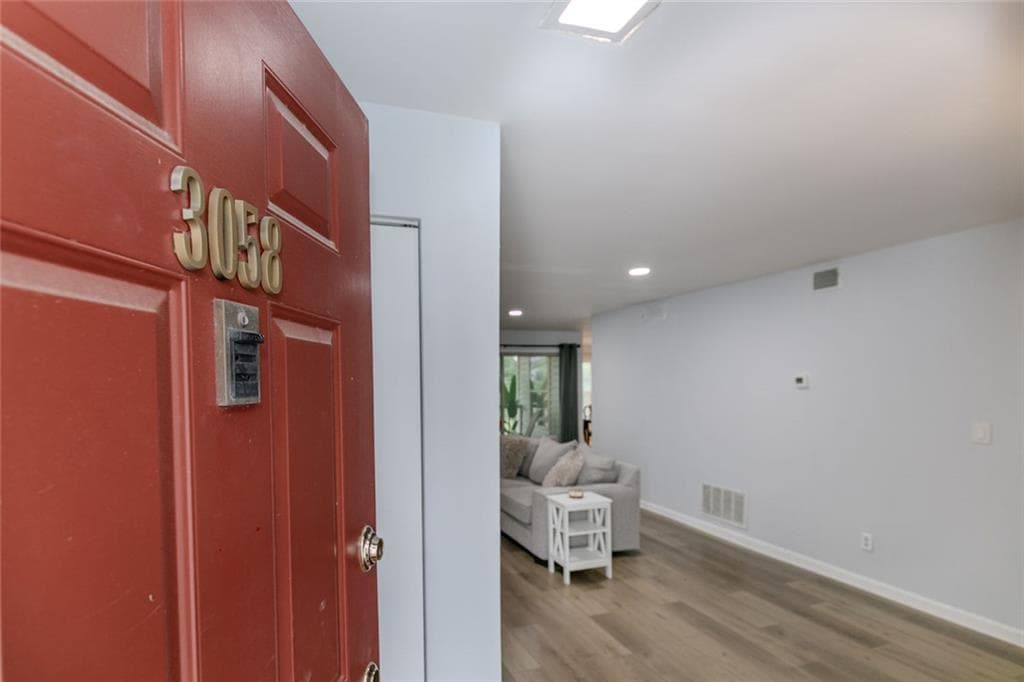2 bedroom, 2 bathroom, 1,384 sq ft condominium for sale at 3058 Westwood Way, Alpharetta, GA 30004 — photo 3