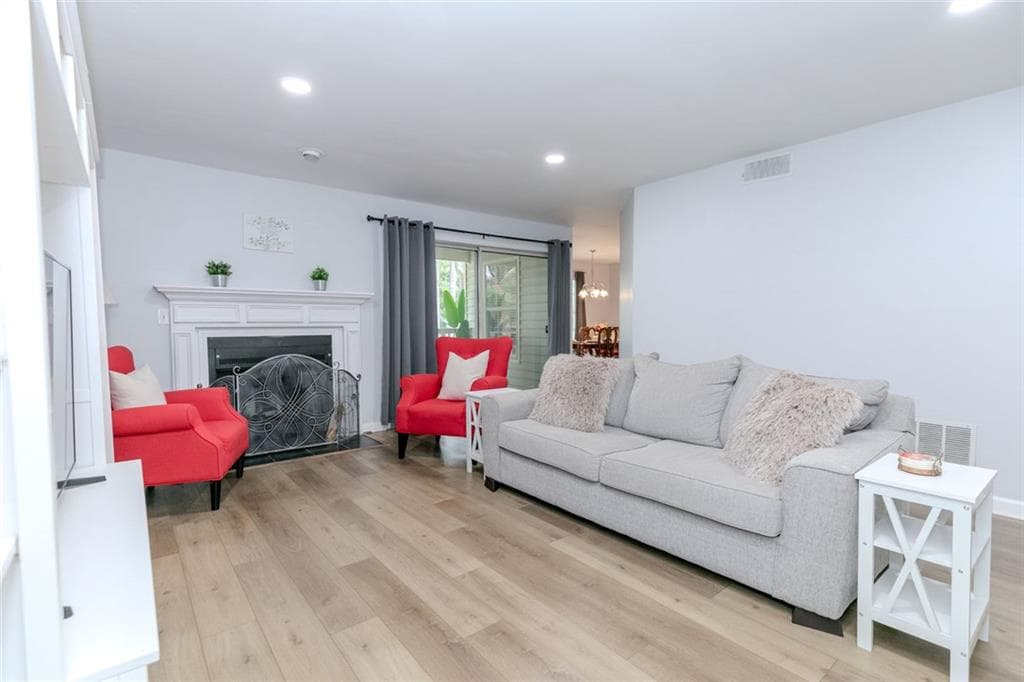 2 bedroom, 2 bathroom, 1,384 sq ft condominium for sale at 3058 Westwood Way, Alpharetta, GA 30004 — photo 5