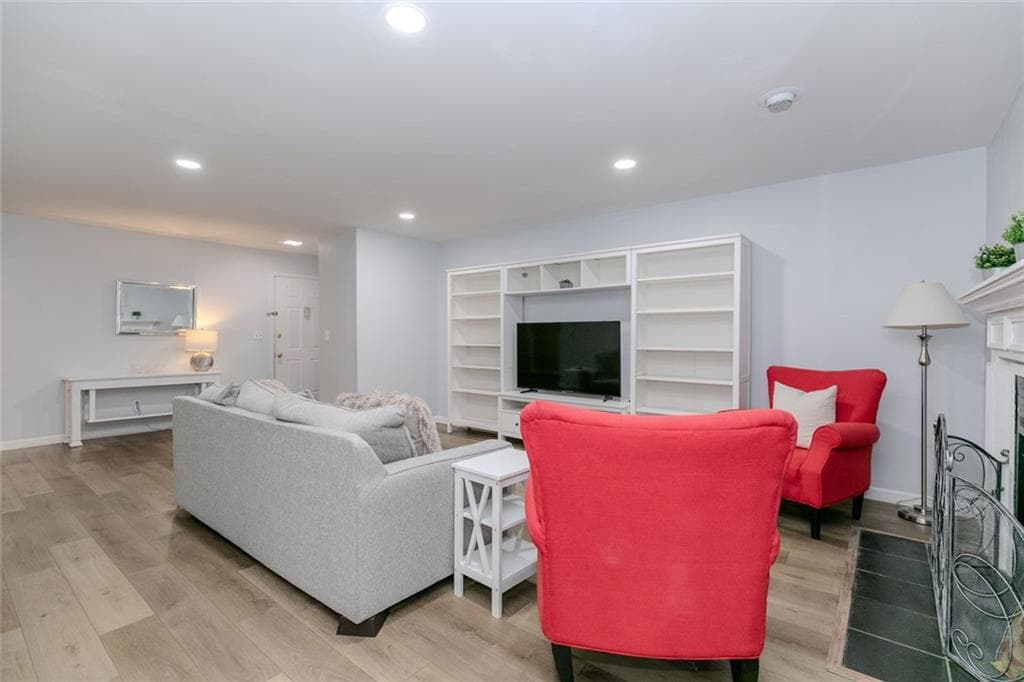 2 bedroom, 2 bathroom, 1,384 sq ft condominium for sale at 3058 Westwood Way, Alpharetta, GA 30004 — photo 8
