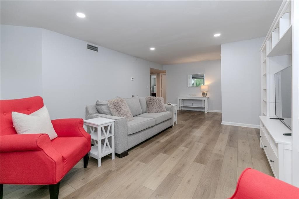 2 bedroom, 2 bathroom, 1,384 sq ft condominium for sale at 3058 Westwood Way, Alpharetta, GA 30004 — photo 9