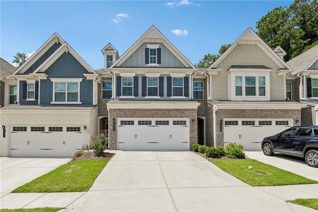 3 bedroom, 3 bathroom, 1,874 sq ft townhouse for sale at 6032 Harbor Landing Drive, Buford, GA 30518 — photo 1 of 23