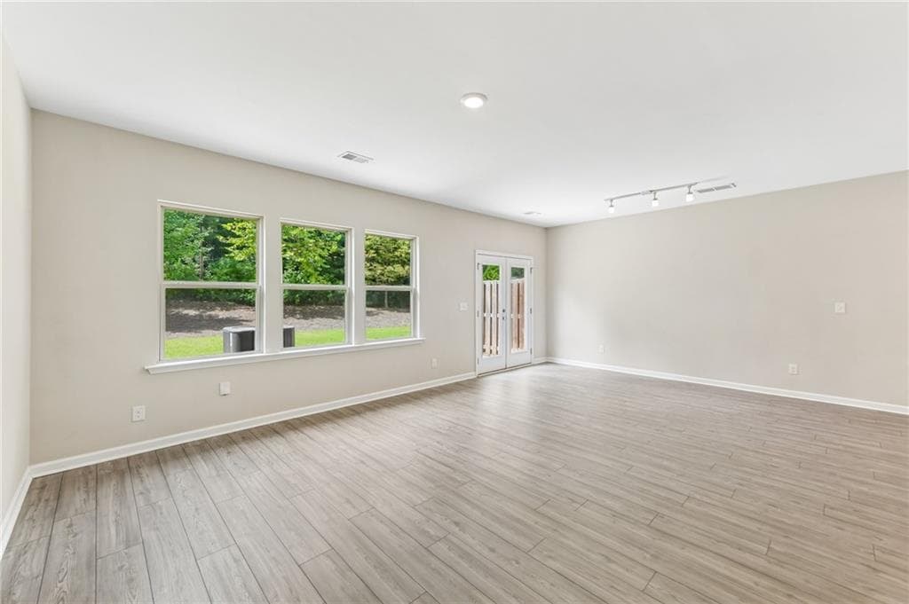 3 bedroom, 3 bathroom, 1,874 sq ft townhouse for sale at 6032 Harbor Landing Drive, Buford, GA 30518 — photo 8