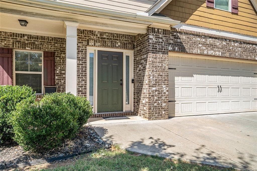 4 bedroom, 3 bathroom, 2,454 sq ft single family residence for sale at 2613 Kolb Manor Circle, Marietta, GA 30008 — photo 3