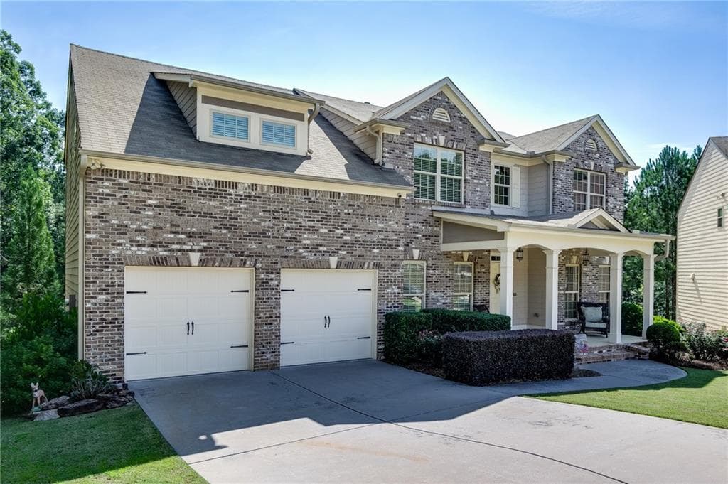 4 bedroom, 3 bathroom, 2,900 sq ft single family residence for sale at 3037 Friendship Court, Buford, GA 30519 — photo 2