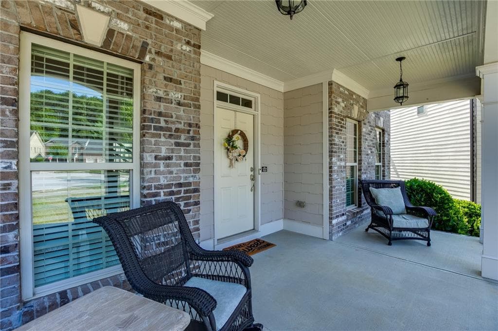 4 bedroom, 3 bathroom, 2,900 sq ft single family residence for sale at 3037 Friendship Court, Buford, GA 30519 — photo 4