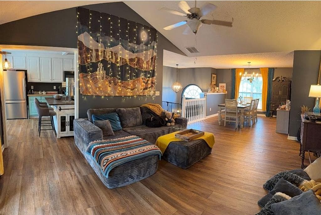 5 bedroom, 3 bathroom, 2,451 sq ft single family residence for sale at 18 J & J Drive, Lavonia, GA 30553 — photo 3