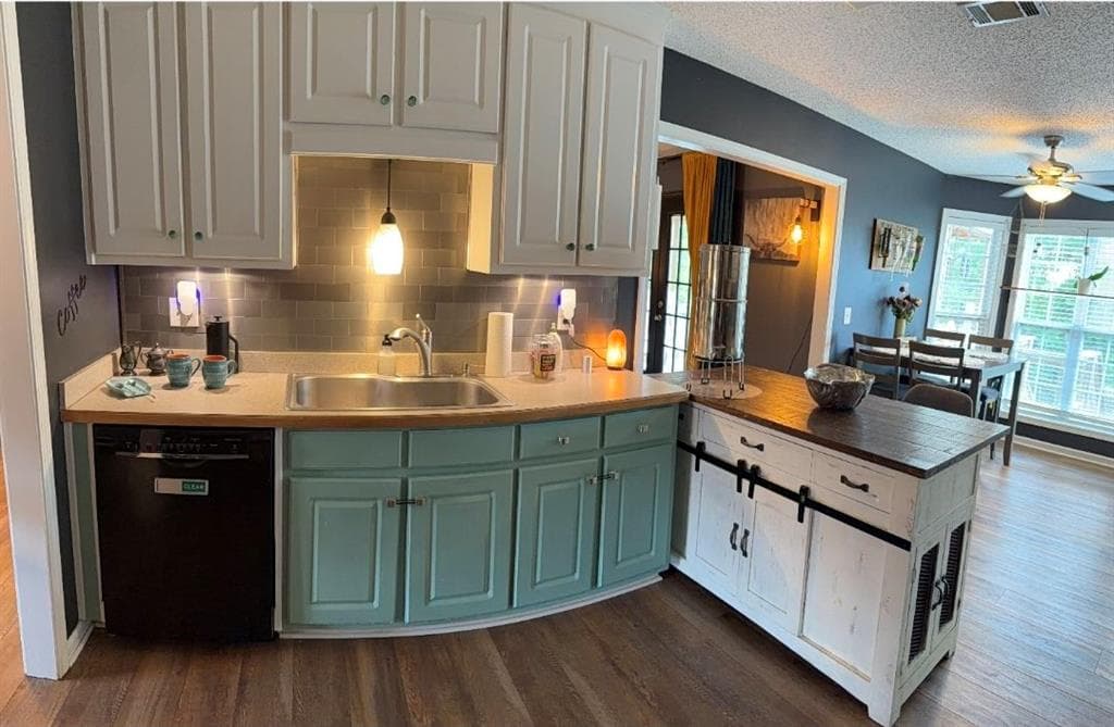5 bedroom, 3 bathroom, 2,451 sq ft single family residence for sale at 18 J & J Drive, Lavonia, GA 30553 — photo 9