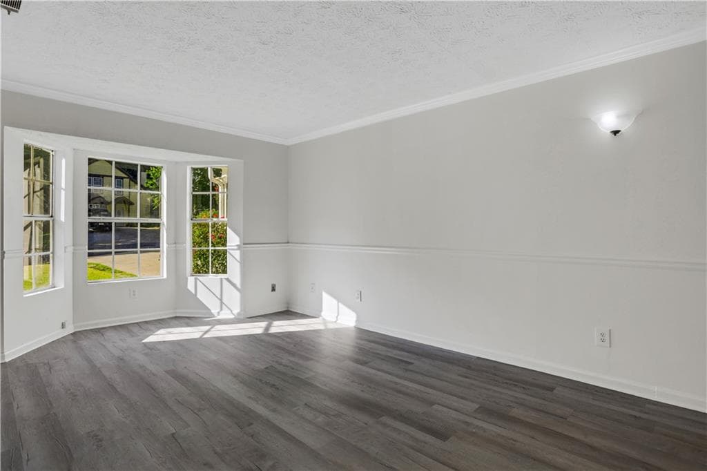 3 bedroom, 3 bathroom, 1,436 sq ft single family residence for rent at 6308 E Windsor Lane, Norcross, GA 30093 for $2,200 a month — photo 2