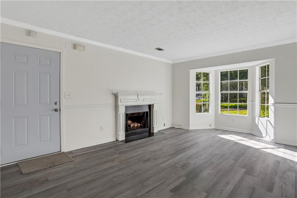 3 bedroom, 3 bathroom, 1,436 sq ft single family residence for rent at 6308 E Windsor Lane, Norcross, GA 30093 for $2,200 a month — photo 3