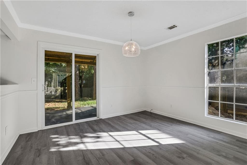3 bedroom, 3 bathroom, 1,436 sq ft single family residence for rent at 6308 E Windsor Lane, Norcross, GA 30093 for $2,200 a month — photo 5