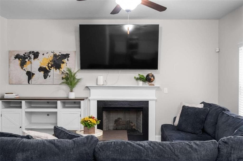 4 bedroom, 3 bathroom, 2,102 sq ft single family residence for sale at 4142 Woodland Park Drive, Atlanta, GA 30331 — photo 5