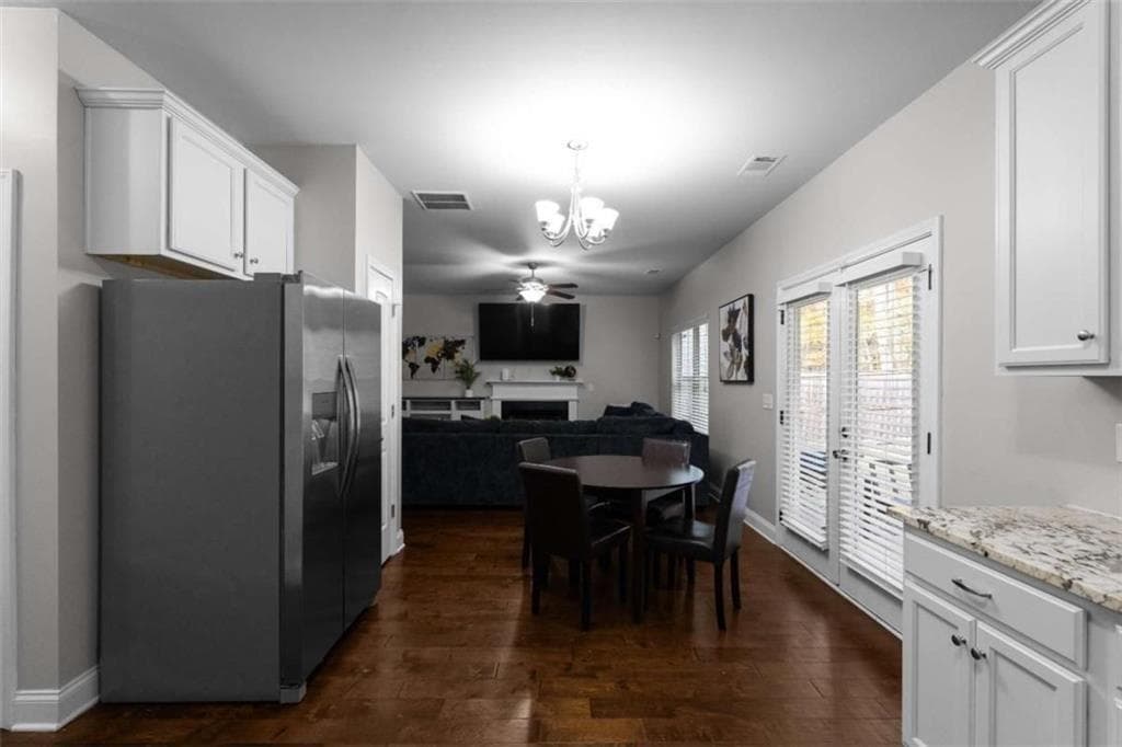 4 bedroom, 3 bathroom, 2,102 sq ft single family residence for sale at 4142 Woodland Park Drive, Atlanta, GA 30331 — photo 6