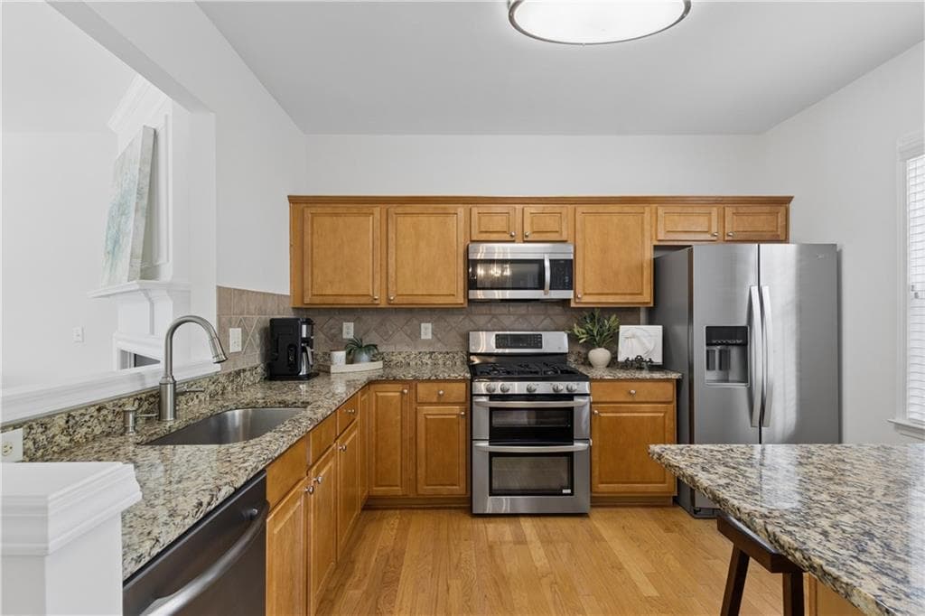 3 bedroom, 4 bathroom, 1,900 sq ft townhouse under contract at 3019 Glendower Way, Roswell, GA 30075 — photo 6