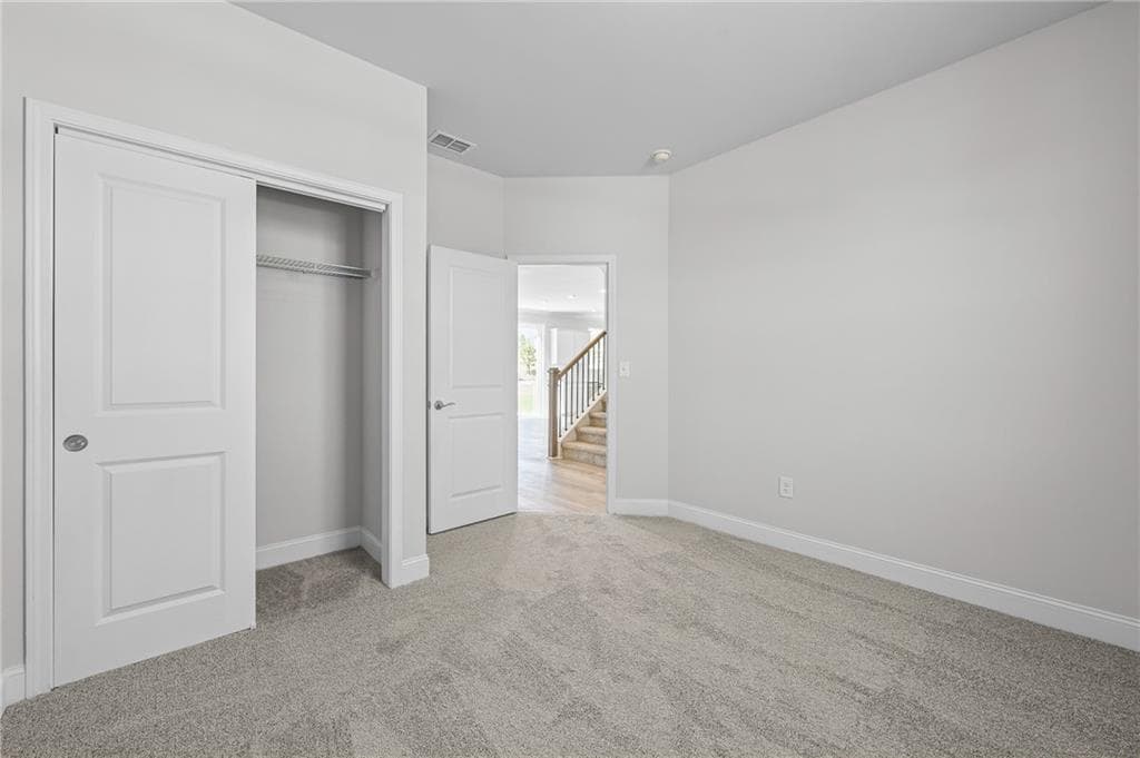 5 bedroom, 3 bathroom, 2,266 sq ft single family residence for sale at 130 Kenney Way, Locust Grove, GA 30248 — photo 6