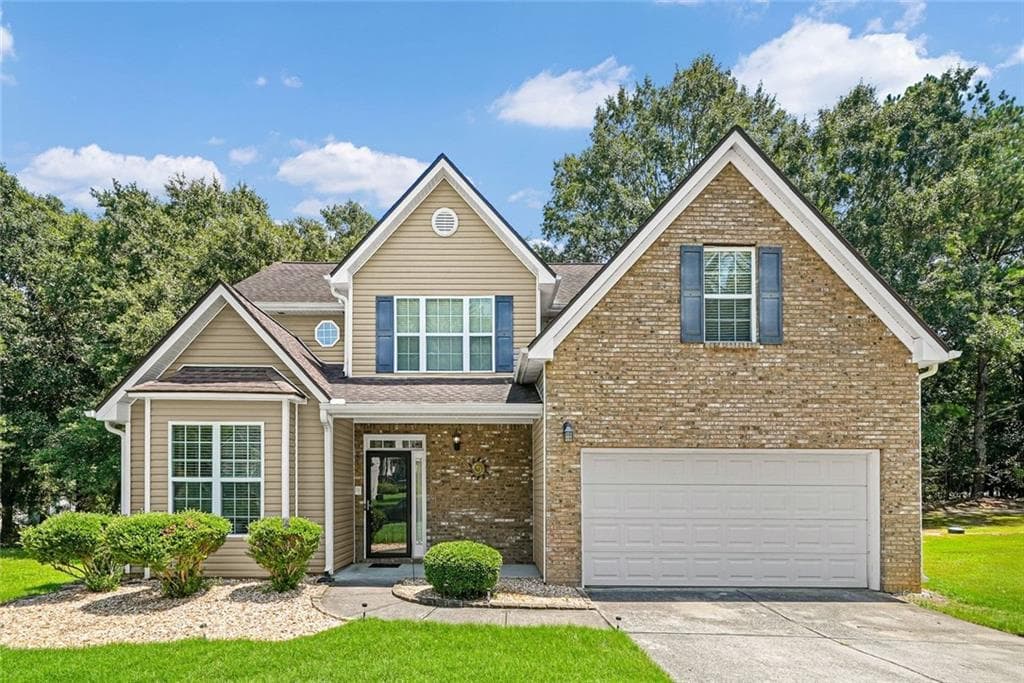 4 bedroom, 3 bathroom, 2,086 sq ft single family residence for sale at 2432 Temple View Drive, Snellville, GA 30078 — photo 3