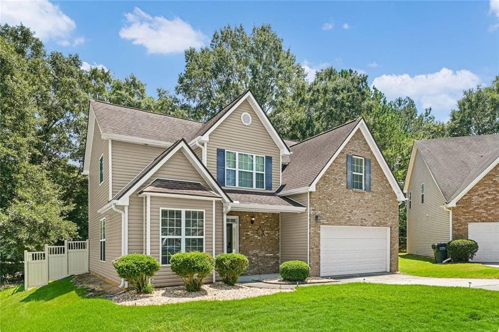 4 bedroom, 3 bathroom, 2,086 sq ft single family residence for sale at 2432 Temple View Drive, Snellville, GA 30078 — photo 5