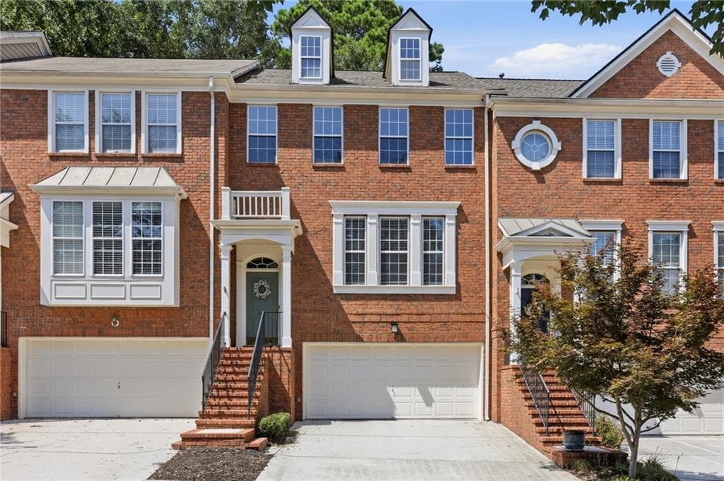 4 bedroom, 4 bathroom, 2,208 sq ft townhouse under contract at 2475 Bridlewood Drive, Atlanta, GA 30339