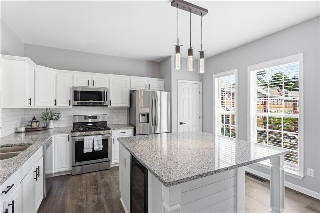 4 bedroom, 4 bathroom, 2,208 sq ft townhouse under contract at 2475 Bridlewood Drive, Atlanta, GA 30339 — photo 4