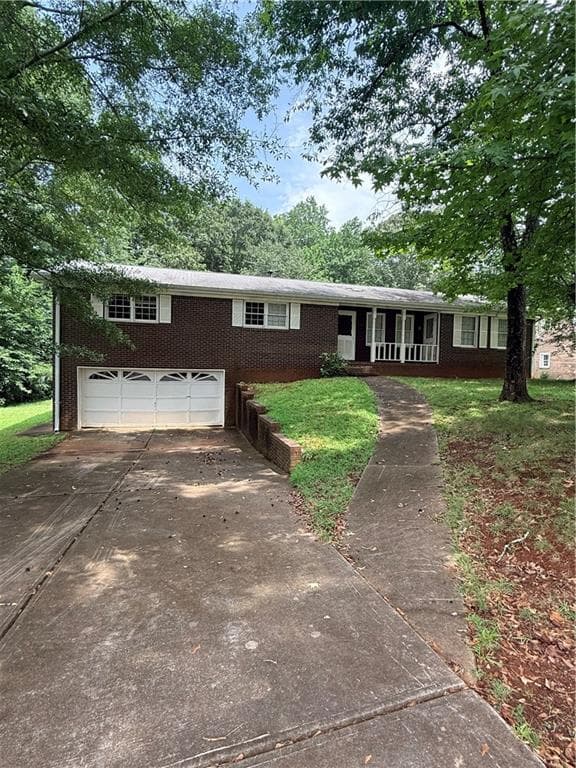 3 bedroom, 2 bathroom, 1,704 sq ft single family residence under contract at 3827 Sherwood Drive, Douglasville, GA 30135