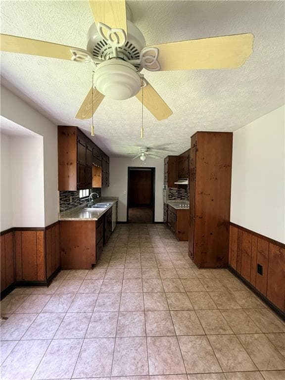 3 bedroom, 2 bathroom, 1,704 sq ft single family residence under contract at 3827 Sherwood Drive, Douglasville, GA 30135 — photo 4