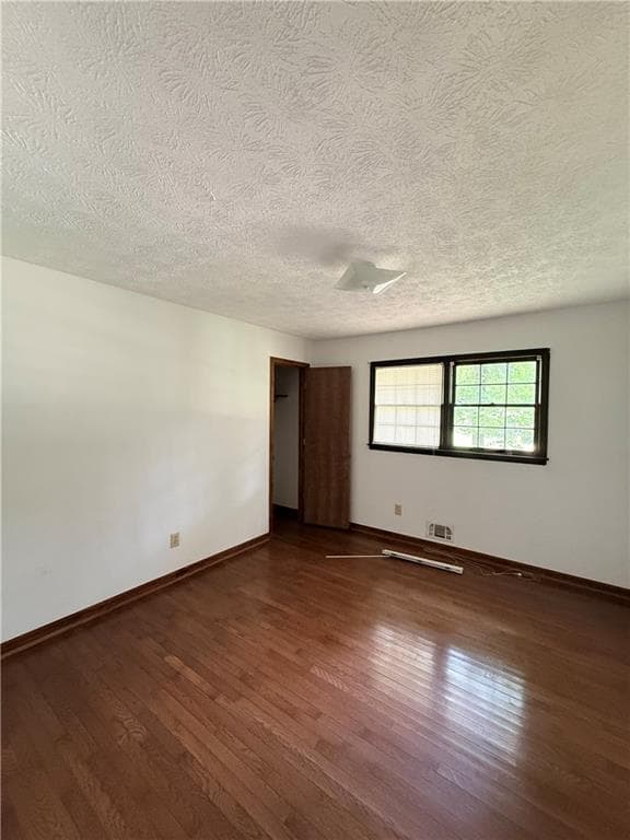 3 bedroom, 2 bathroom, 1,704 sq ft single family residence under contract at 3827 Sherwood Drive, Douglasville, GA 30135 — photo 10