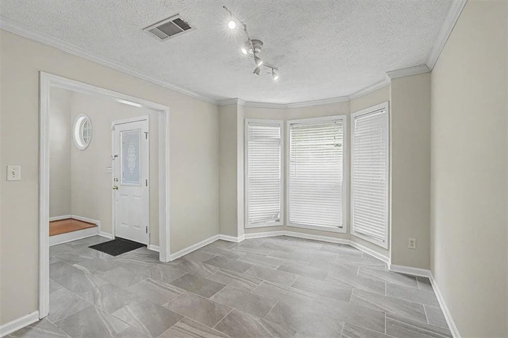 4 bedroom, 3 bathroom single family residence for rent at 665 Peachtree Trails Drive, Suwanee, GA 30024 for $2,400 a month — photo 5