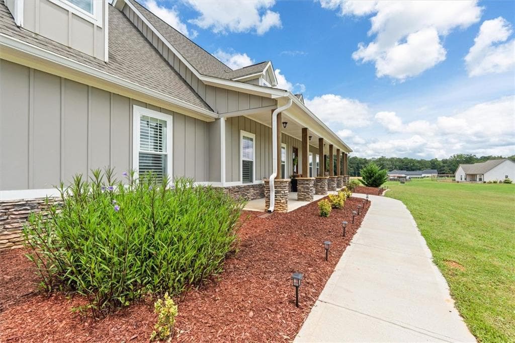 4 bedroom, 4 bathroom, 3,102 sq ft single family residence for sale at 1303 Sandhill Hickory Level Road, Carrollton, GA 30116 — photo 3