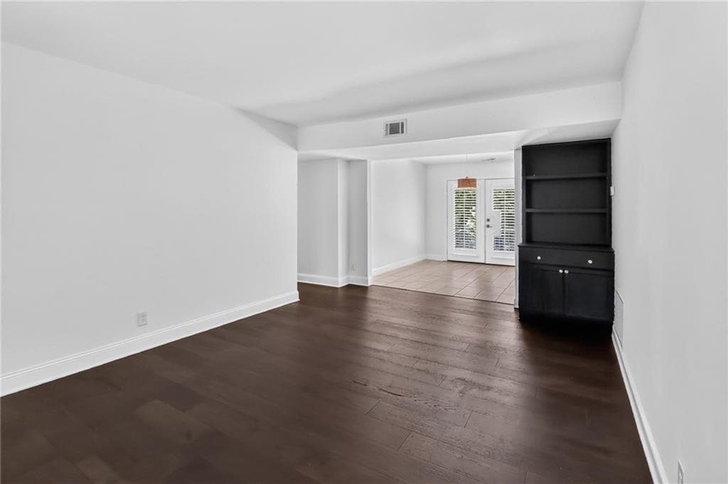 3 bedroom, 2 bathroom, 1,354 sq ft townhouse for sale at 1261 Lavista Road F-2, Atlanta, GA 30324 — photo 7