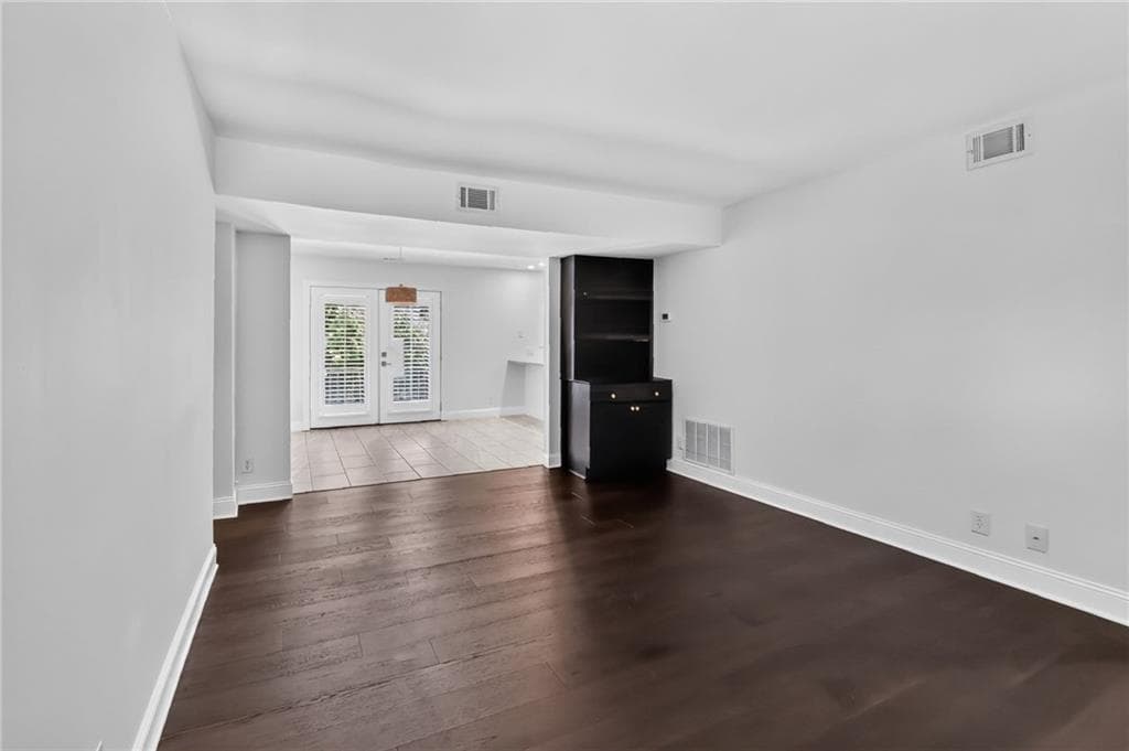 3 bedroom, 2 bathroom, 1,354 sq ft townhouse for sale at 1261 Lavista Road F-2, Atlanta, GA 30324 — photo 8