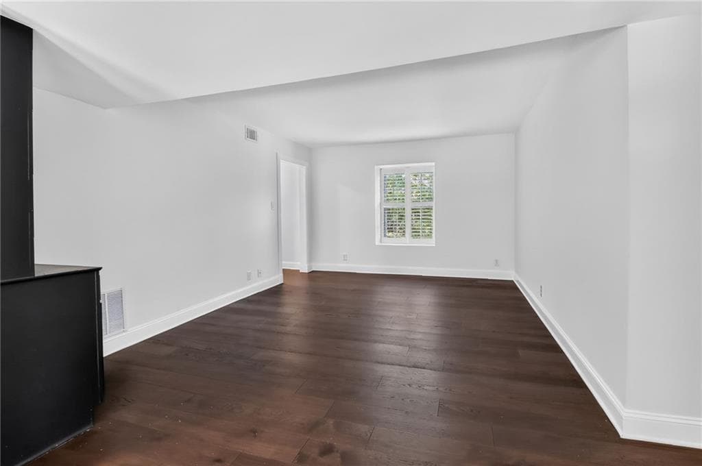 3 bedroom, 2 bathroom, 1,354 sq ft townhouse for sale at 1261 Lavista Road F-2, Atlanta, GA 30324 — photo 9