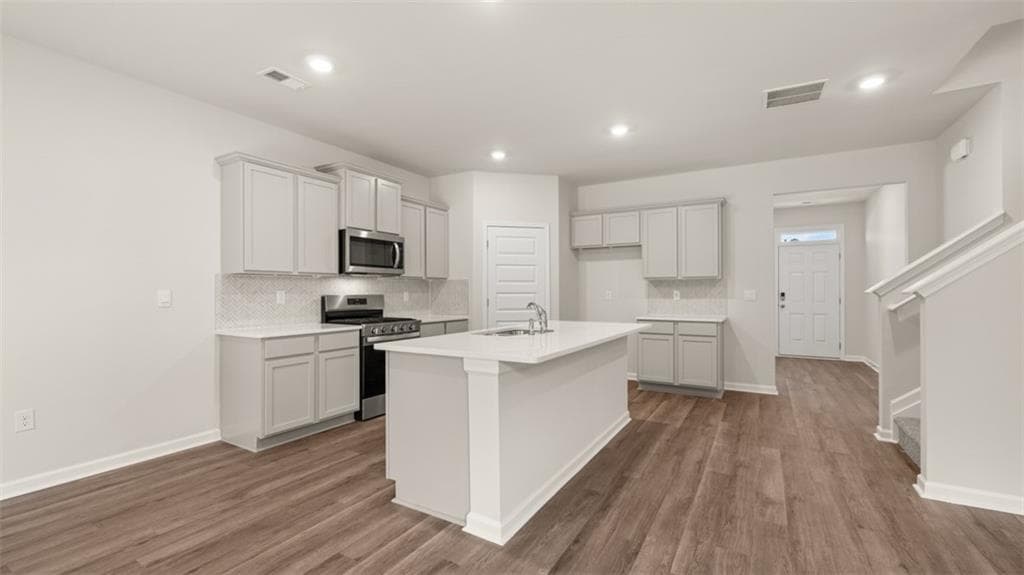 5 bedroom, 3 bathroom, 2,511 sq ft single family residence for sale at 532 Great Salt Lane, Hoschton, GA 30548 — photo 6