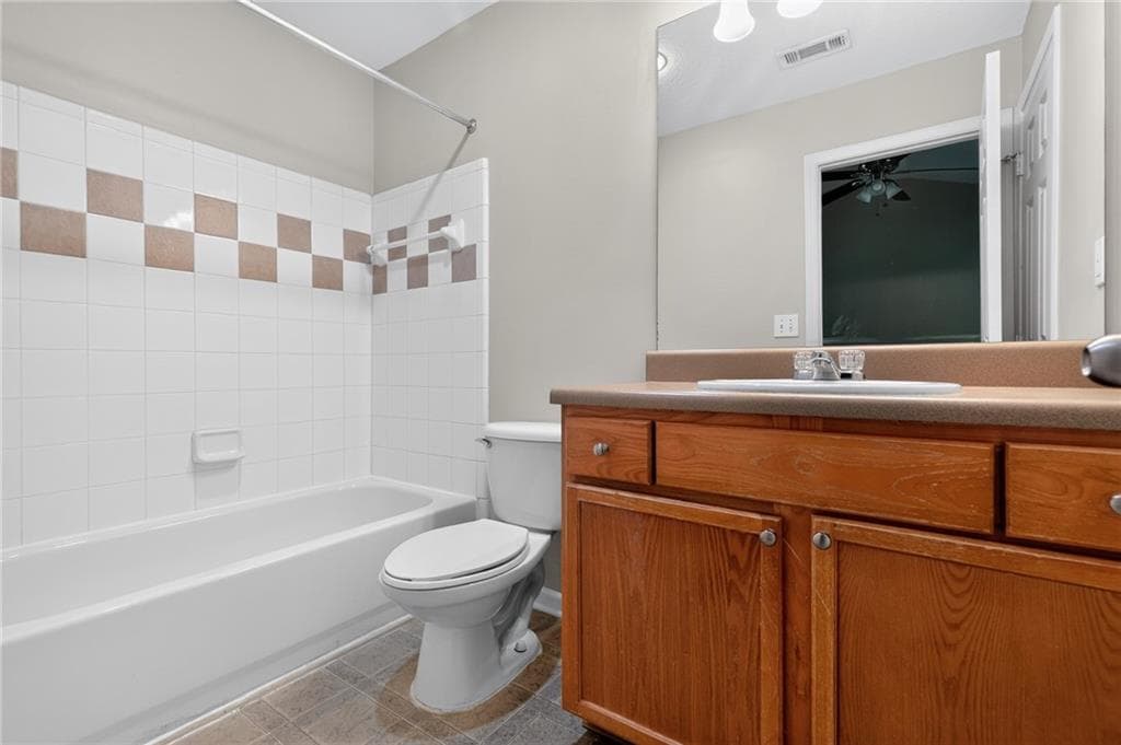 2 bedroom, 3 bathroom, 1,274 sq ft townhouse for rent at 2161 Del Lago Circle, Kennesaw, GA 30152 for $2,000 a month — photo 8