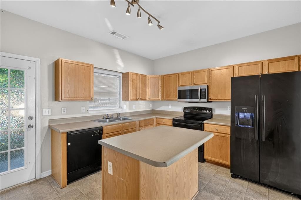 2 bedroom, 3 bathroom, 1,274 sq ft townhouse for rent at 2161 Del Lago Circle, Kennesaw, GA 30152 for $2,000 a month — photo 9