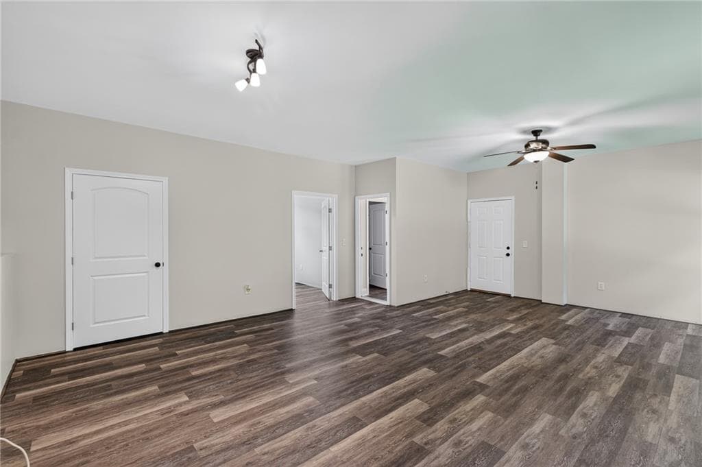 3 bedroom, 2 bathroom, 1,672 sq ft single family residence for sale at 199 Bridgemill Drive, Douglasville, GA 30134 — photo 4