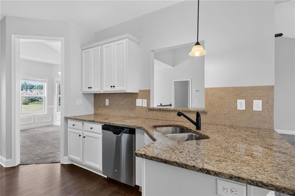 3 bedroom, 2 bathroom, 1,672 sq ft single family residence for sale at 199 Bridgemill Drive, Douglasville, GA 30134 — photo 7